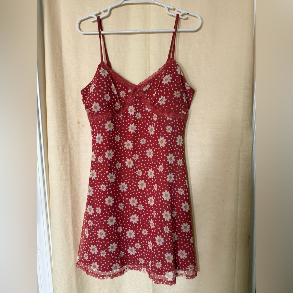 Summer/Spring Dress, Women’s Junior Size Large, Red Rust with Daisy Floral Print